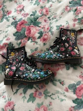 Dr. Martens 1460 Pascal Floral Mashup boots